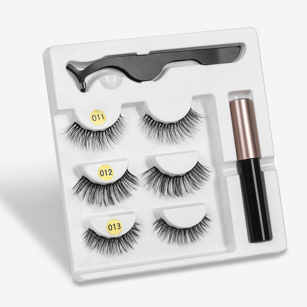 A Pair Of False Eyelashes With Magnets In Fashion - NOMAN STORE LLC